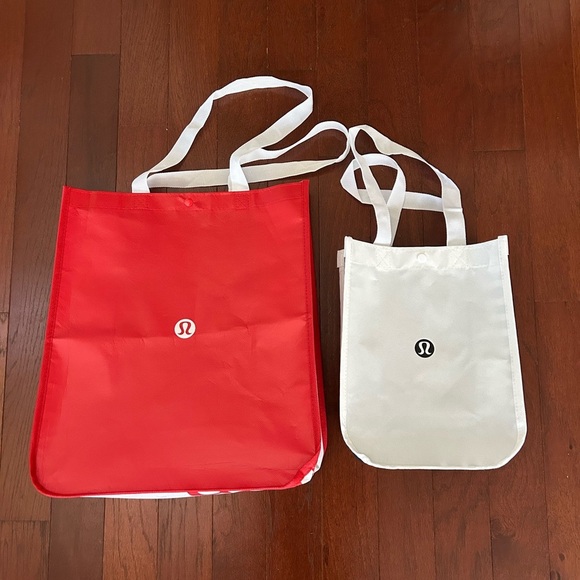 Two Lululemon Reusable Totes Red/black White
Classic Shopping Bag Snap Closure - Picture 2 of 10